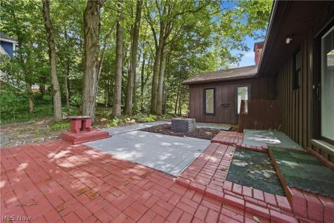3064 Townsend Street NW Uniontown OH 44685