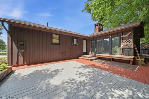 3064 Townsend Street NW Uniontown OH 44685