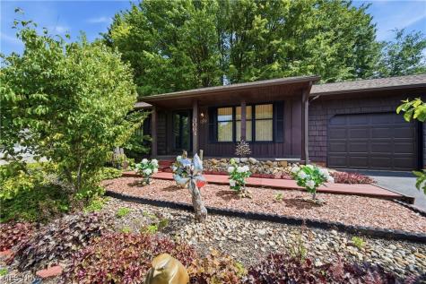 3064 Townsend Street NW Uniontown OH 44685