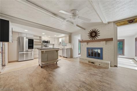 3064 Townsend Street NW Uniontown OH 44685