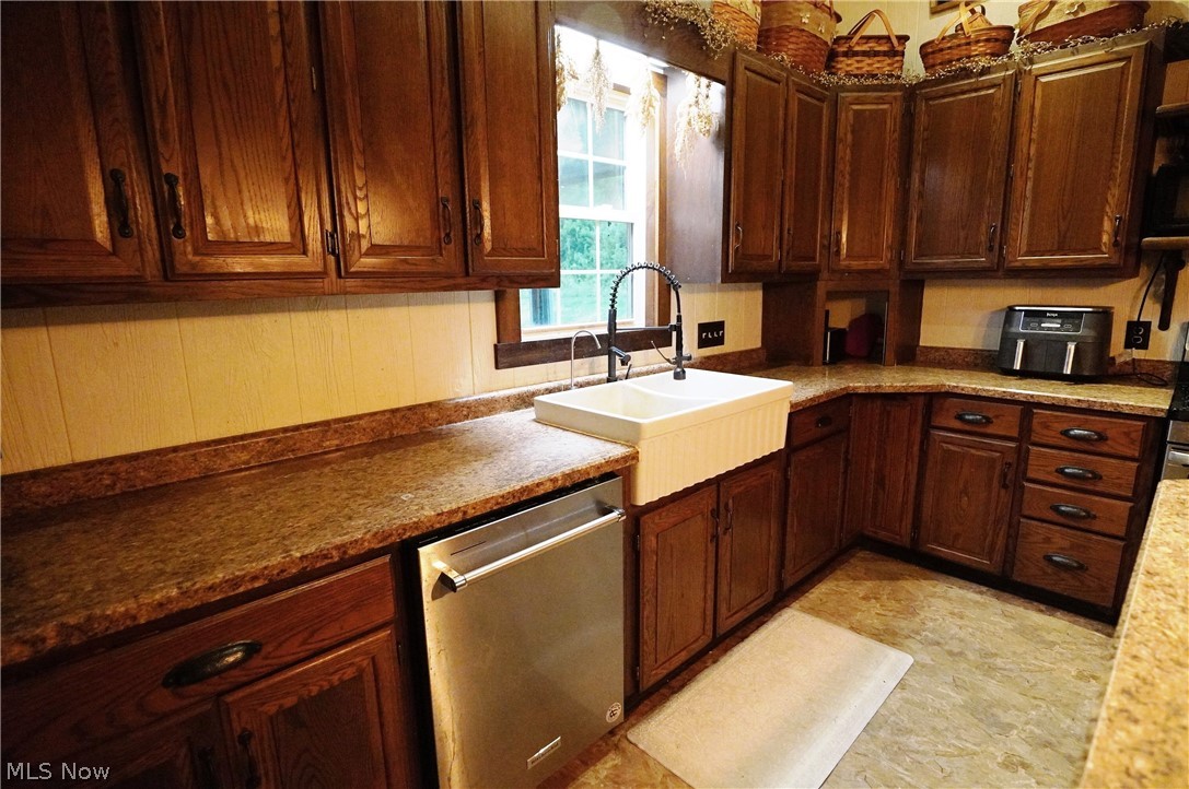 1071 Allgyer Road SE Gnadenhutten OH 44629
