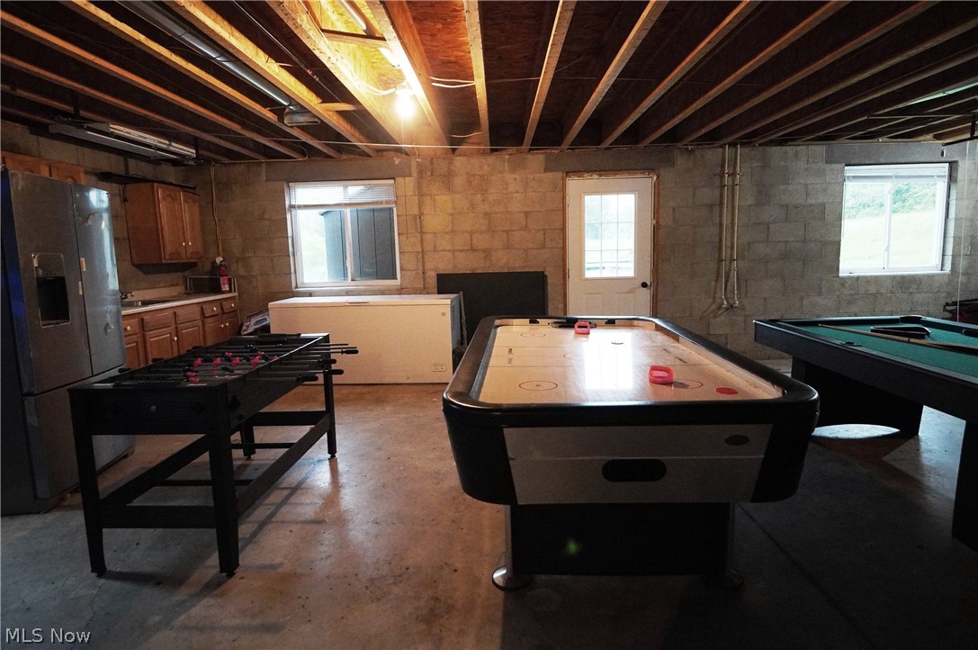1071 Allgyer Road SE Gnadenhutten OH 44629