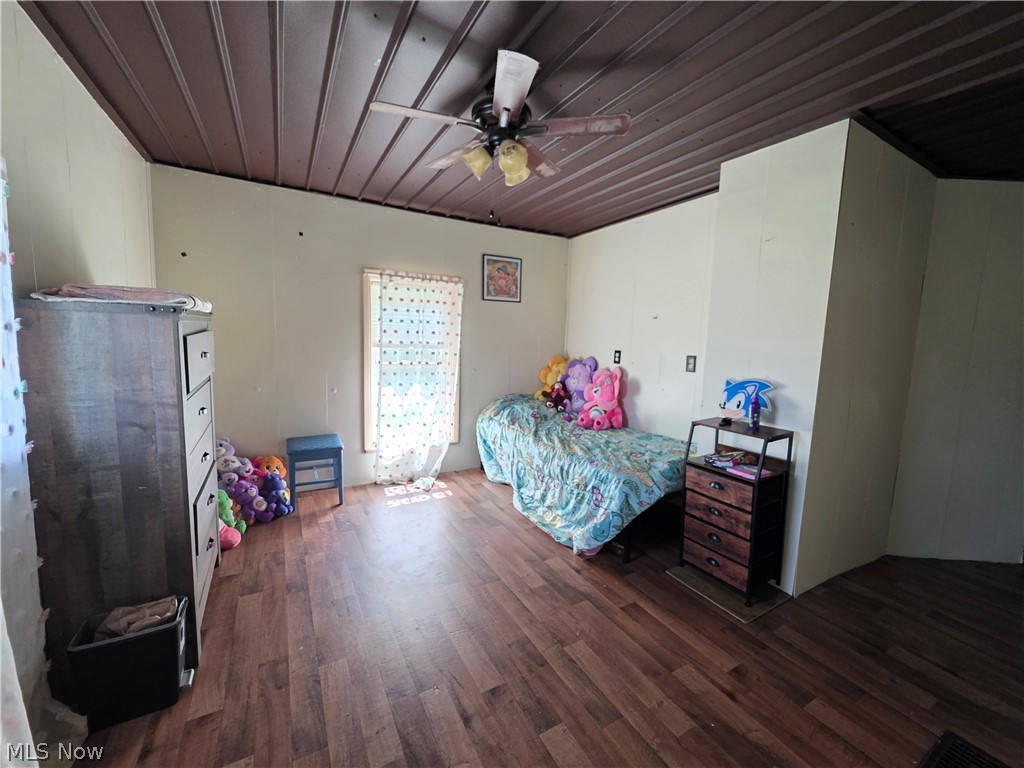 1071 Allgyer Road SE Gnadenhutten OH 44629