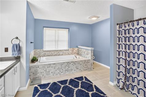 5503 Robert Court North Ridgeville OH 44039