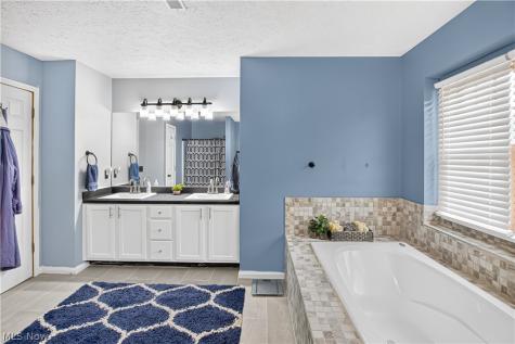 5503 Robert Court North Ridgeville OH 44039