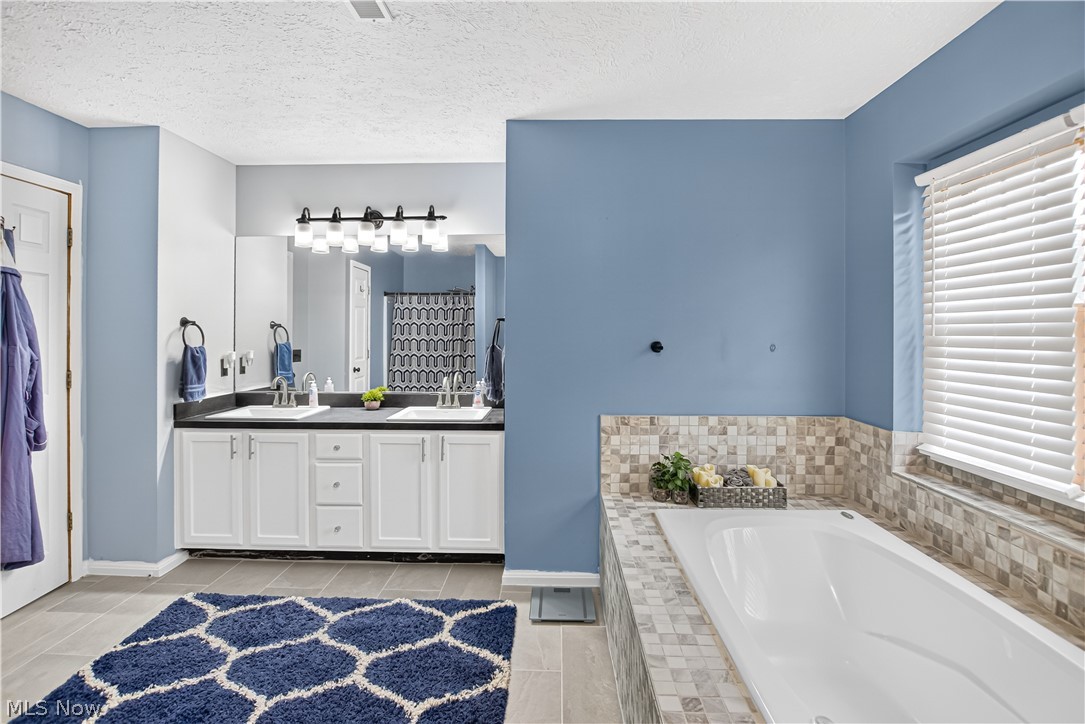 5503 Robert Court North Ridgeville OH 44039