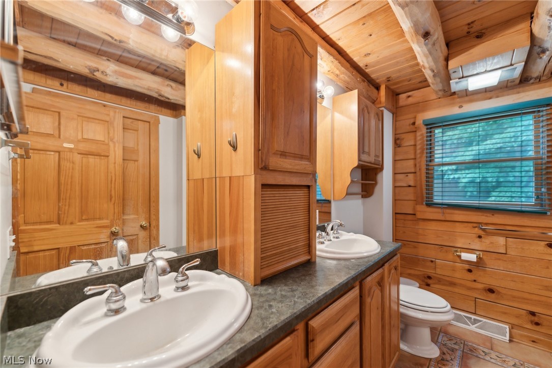 16555 Auburn Road Chagrin Falls OH 44023