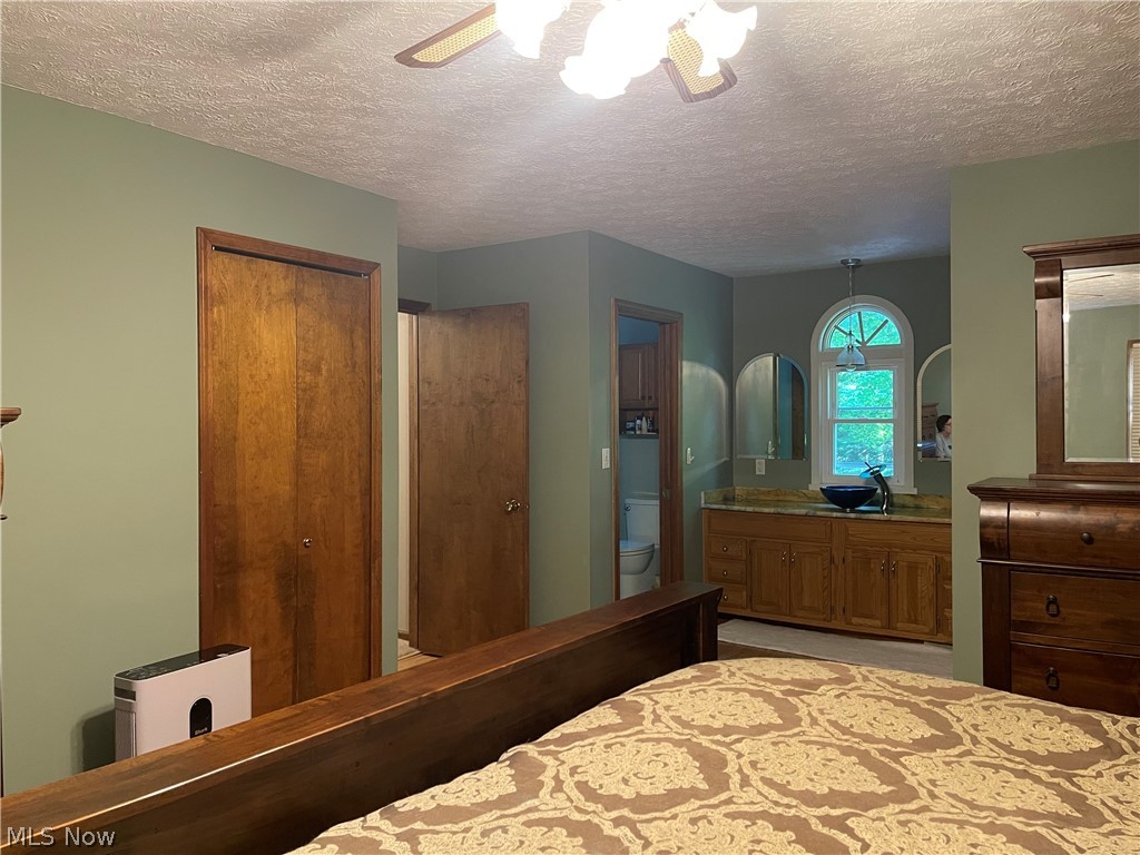 8653 Apple Hill Road Chagrin Falls OH 44023