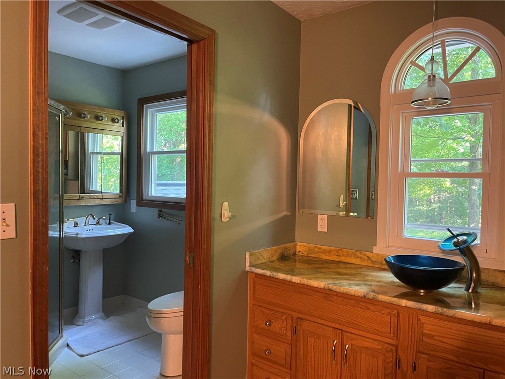 8653 Apple Hill Road Chagrin Falls OH 44023