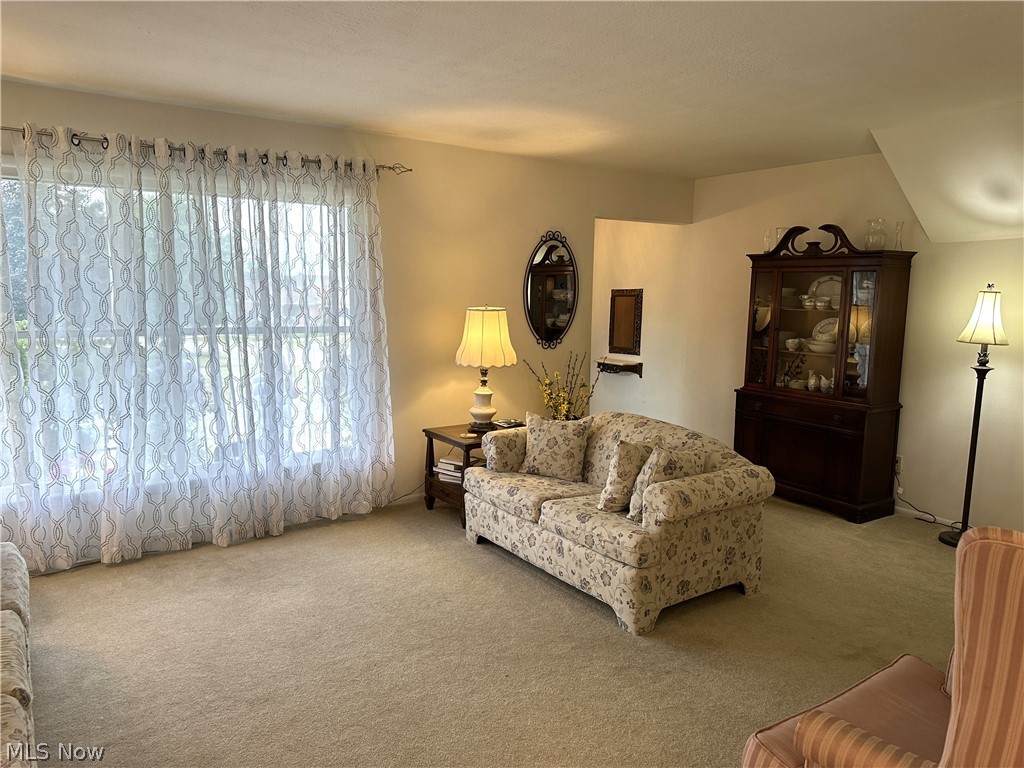 6685 Hollywood Drive Parma OH 44129