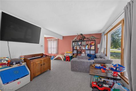 415 E 305th Street Willowick OH 44095