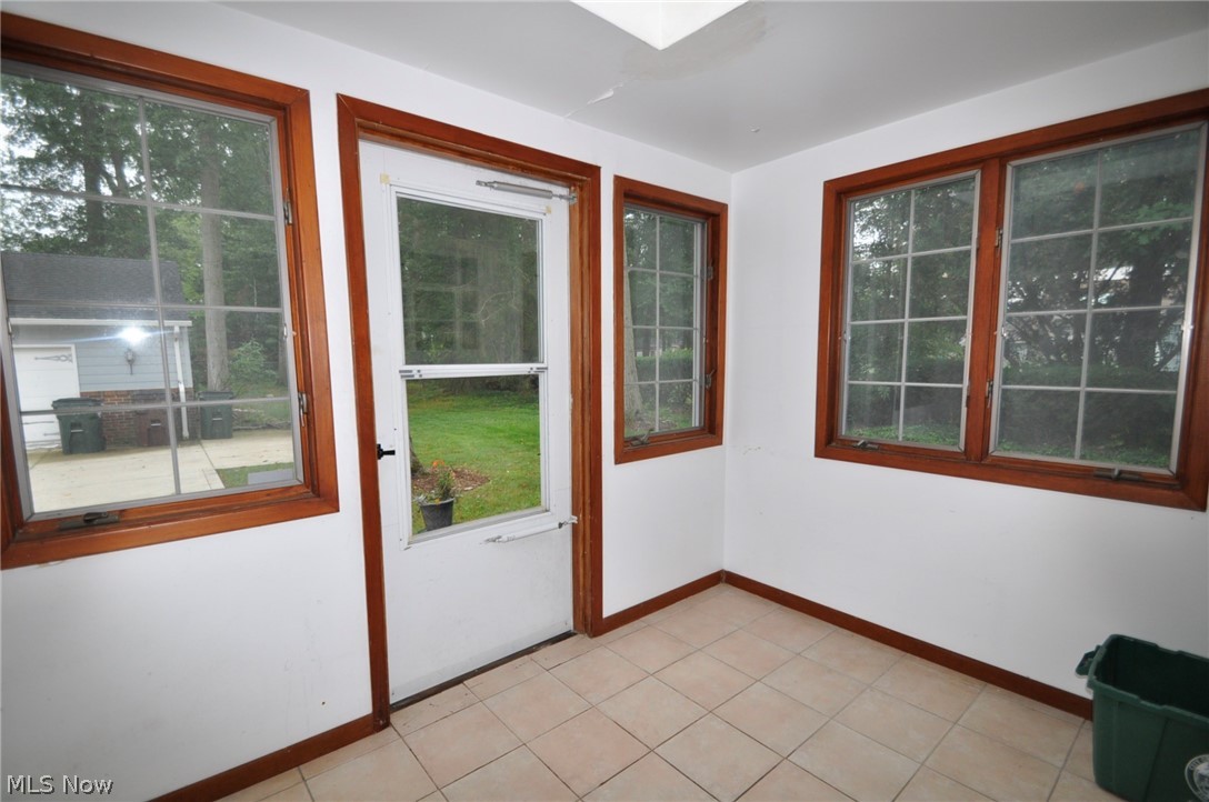 27753 Bassett Westlake OH 44145