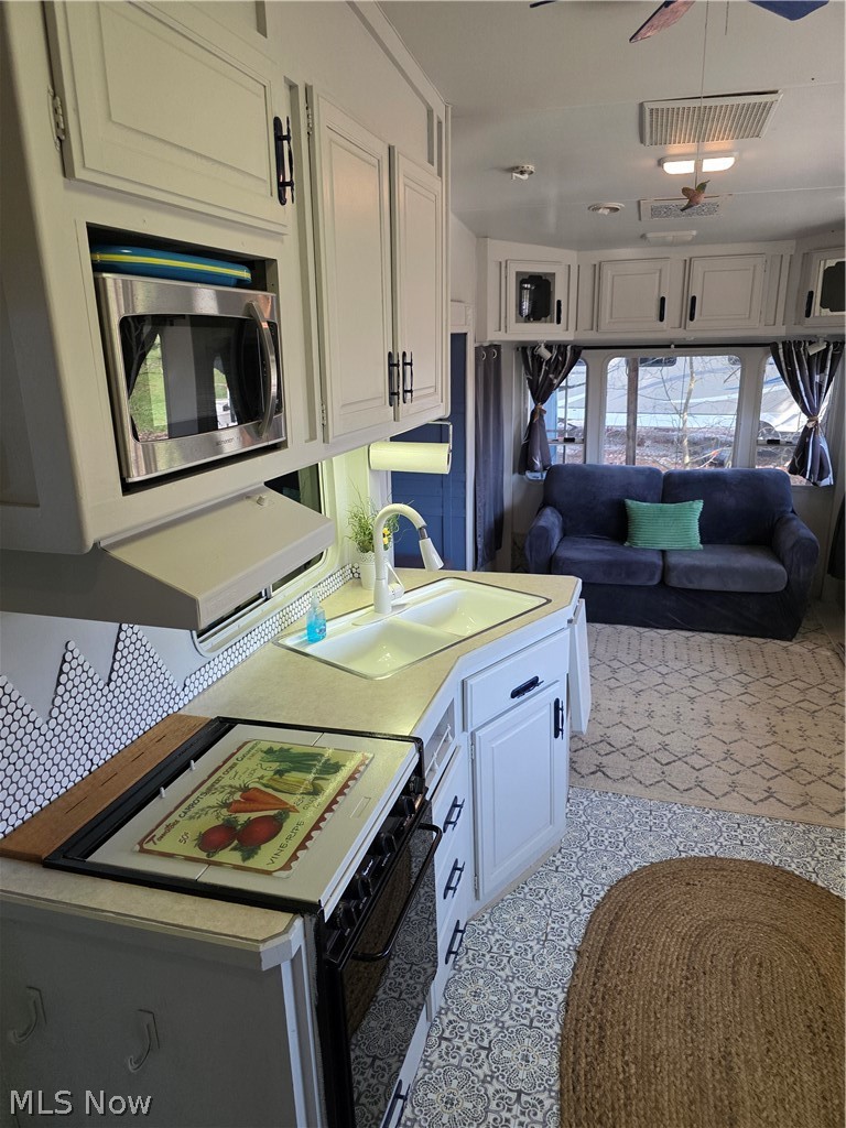 2353-2354 Norman Path Senecaville OH 43780