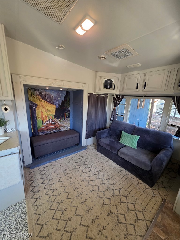 2353-2354 Norman Path Senecaville OH 43780