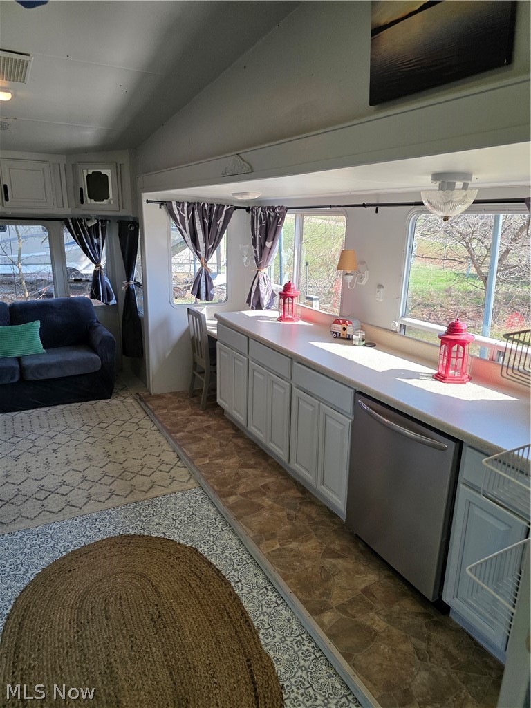 2353-2354 Norman Path Senecaville OH 43780