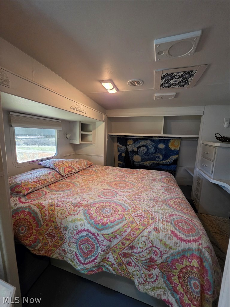 2353-2354 Norman Path Senecaville OH 43780