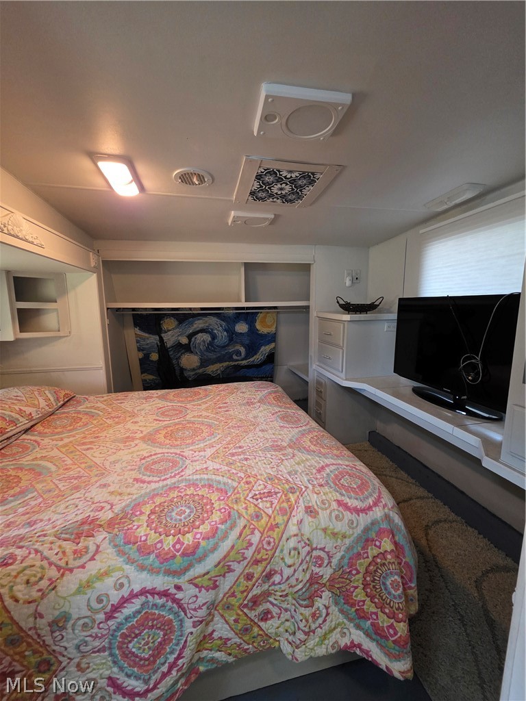 2353-2354 Norman Path Senecaville OH 43780