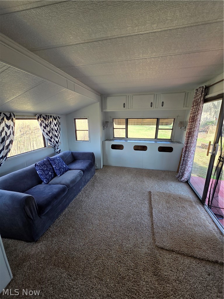 2353-2354 Norman Path Senecaville OH 43780