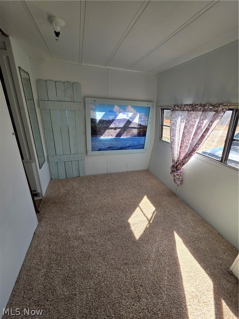 2353-2354 Norman Path Senecaville OH 43780