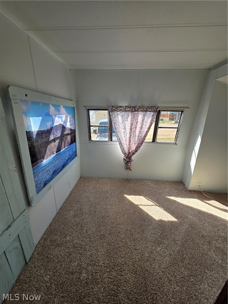 2353-2354 Norman Path Senecaville OH 43780