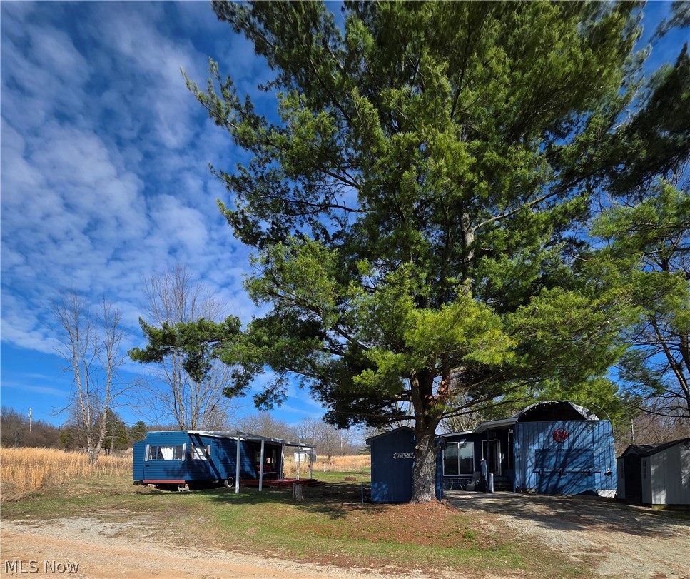 2353-2354 Norman Path Senecaville OH 43780