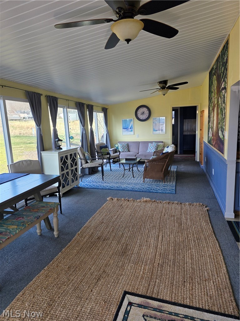 2353-2354 Norman Path Senecaville OH 43780