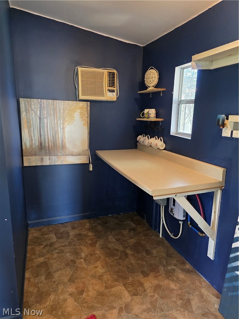2353-2354 Norman Path Senecaville OH 43780