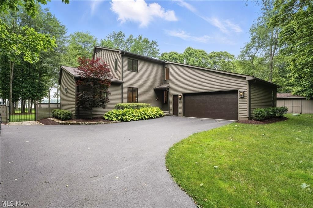 263 E Pine Lake Road North Lima OH 44452
