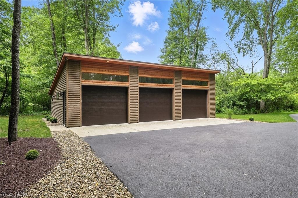 263 E Pine Lake Road North Lima OH 44452
