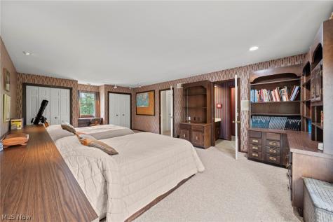 1222 Dearborn Drive Akron OH 44313