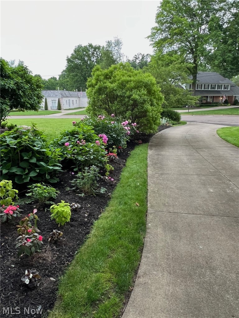 1222 Dearborn Drive Akron OH 44313