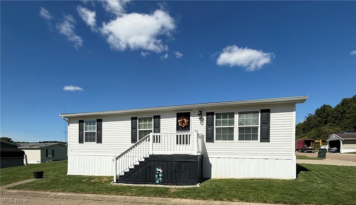 11608 NE 4th Street Magnolia OH 44643