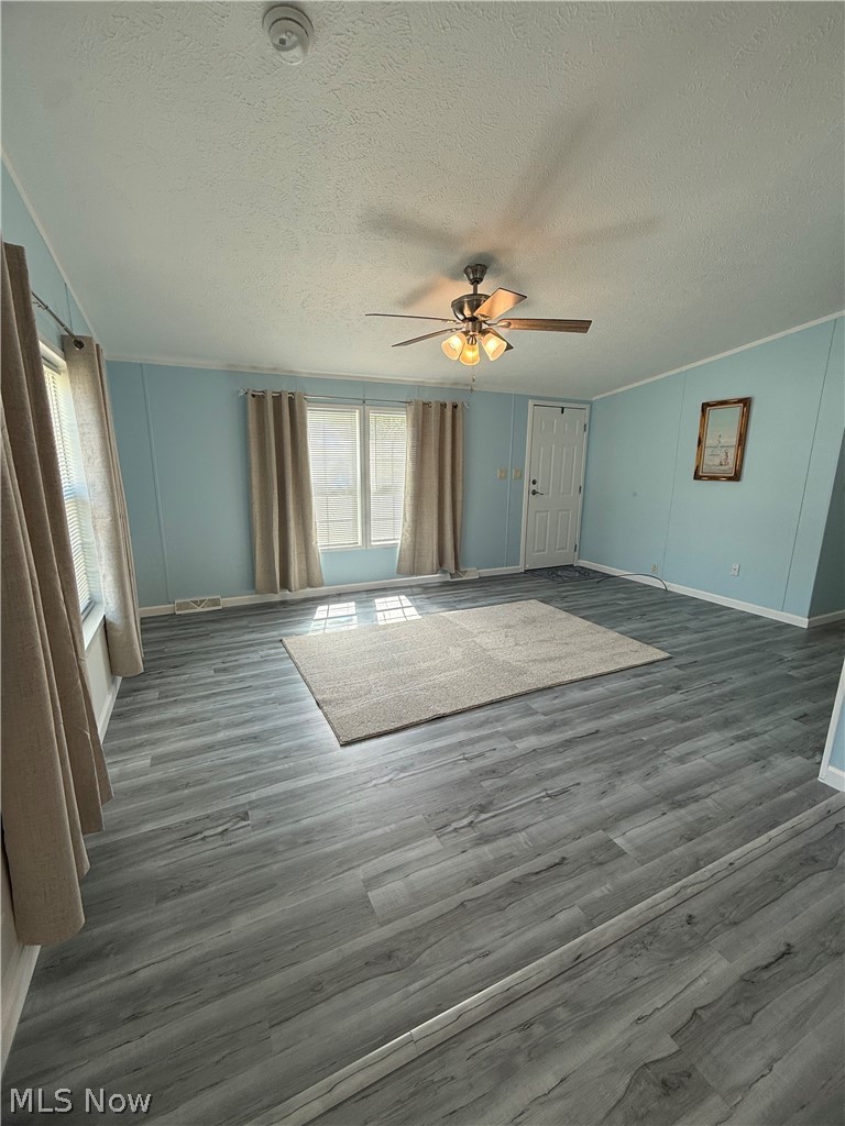 11608 NE 4th Street Magnolia OH 44643