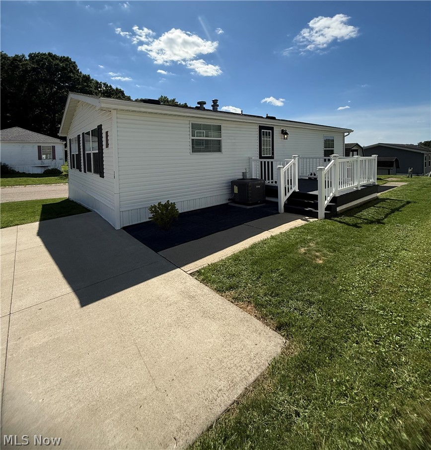11608 NE 4th Street Magnolia OH 44643