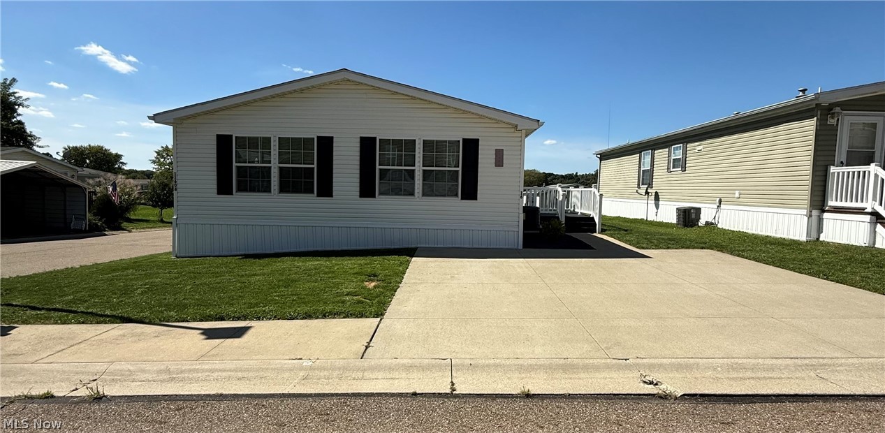 11608 NE 4th Street Magnolia OH 44643