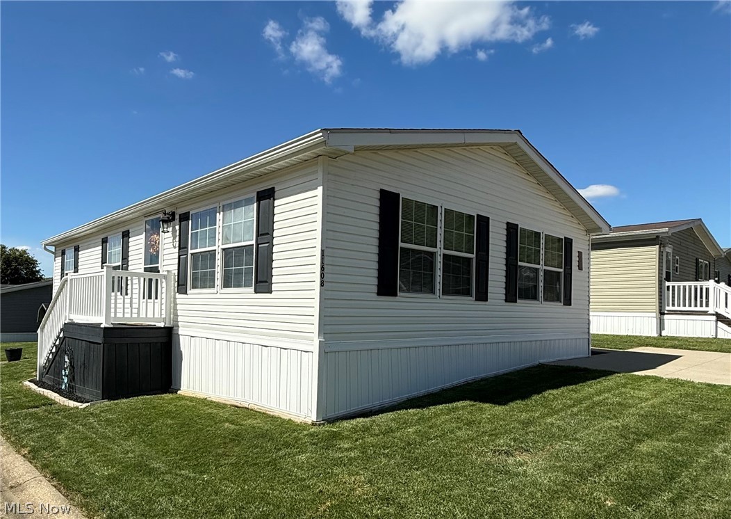 11608 NE 4th Street Magnolia OH 44643