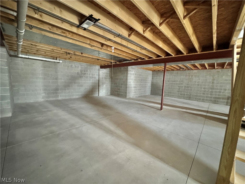 406 S Raccoon Road Austintown OH 44515