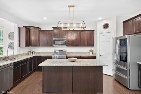 9362 Sagamore Circle Strongsville OH 44136
