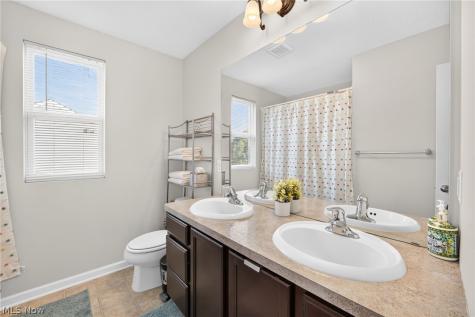 9362 Sagamore Circle Strongsville OH 44136