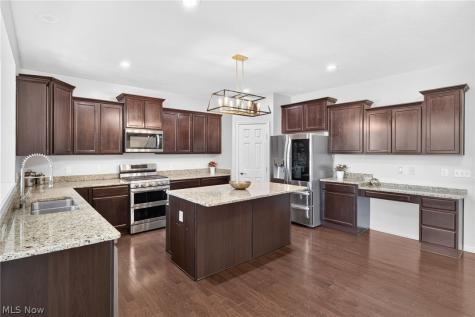 9362 Sagamore Circle Strongsville OH 44136