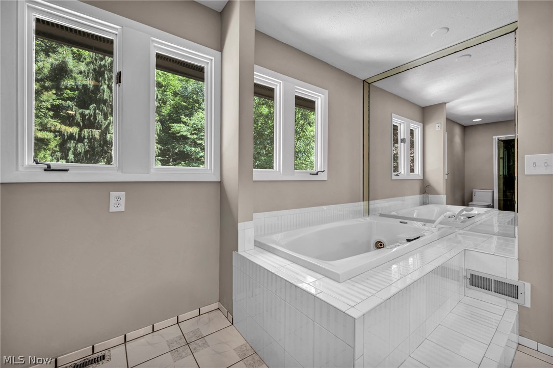 35550 Hanna Road Willoughby Hills OH 44094