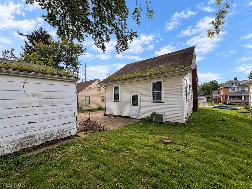 1454 Sheridan Avenue NE Warren OH 44483