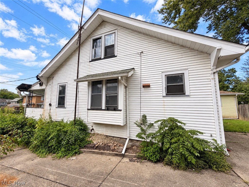 1454 Sheridan Avenue NE Warren OH 44483