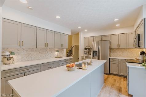 875 Dunning Road New Franklin OH 44614