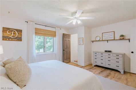 875 Dunning Road New Franklin OH 44614