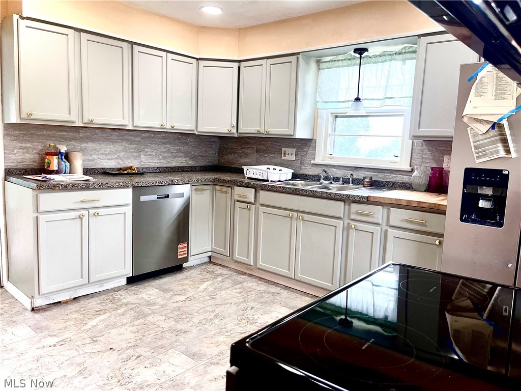 809 Delia Avenue Martins Ferry OH 43935