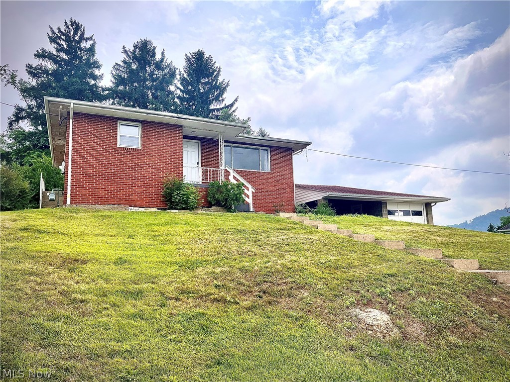 809 Delia Avenue Martins Ferry OH 43935