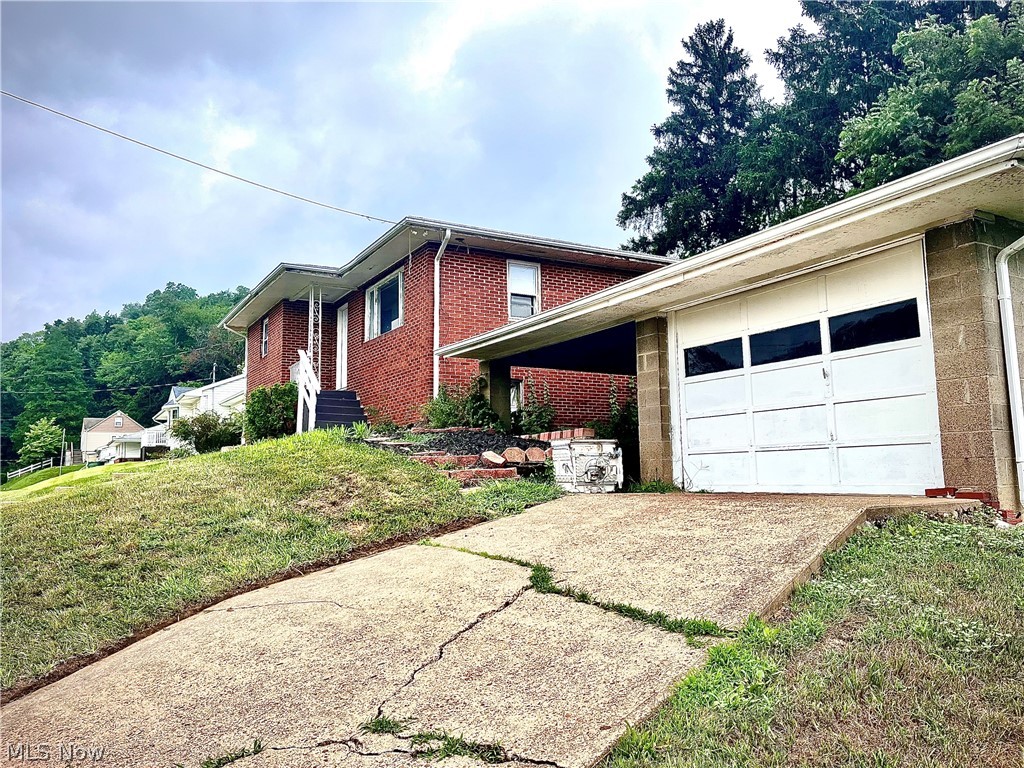 809 Delia Avenue Martins Ferry OH 43935