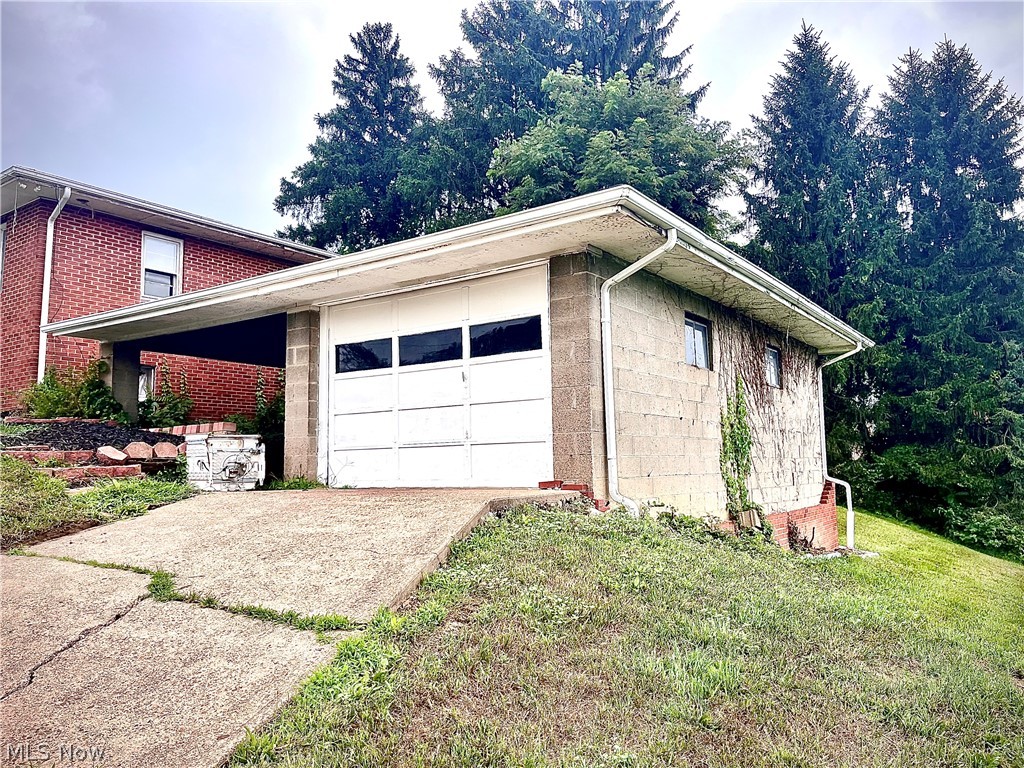809 Delia Avenue Martins Ferry OH 43935
