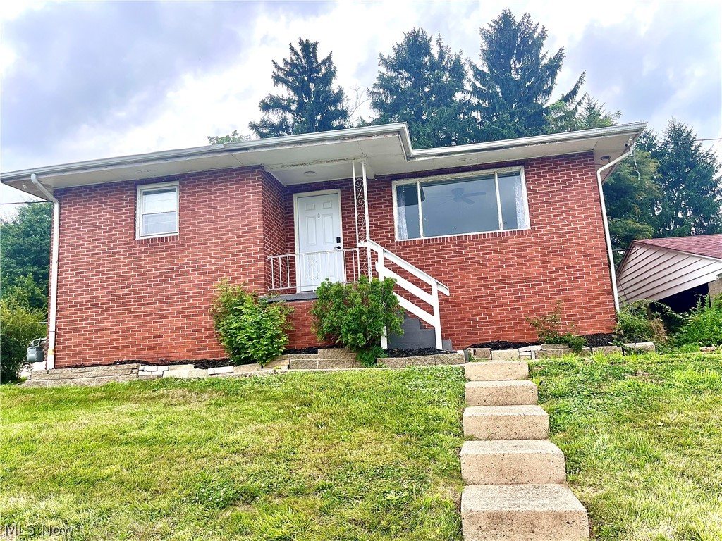 809 Delia Avenue Martins Ferry OH 43935
